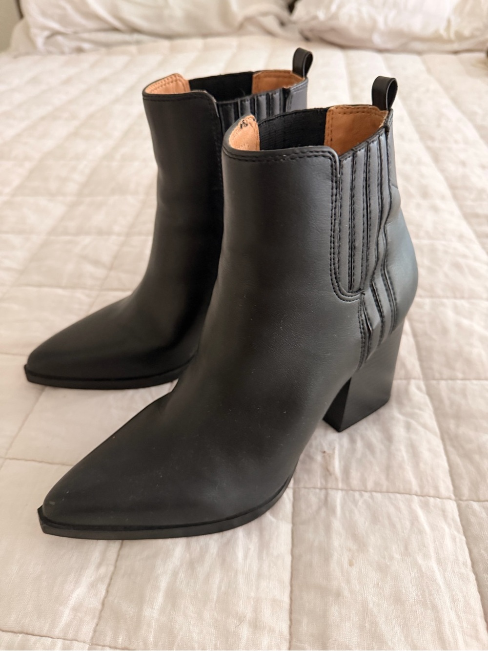 Indigo Rd - Size 8 - Black Pointed Toe Block Heel Ankle Boots